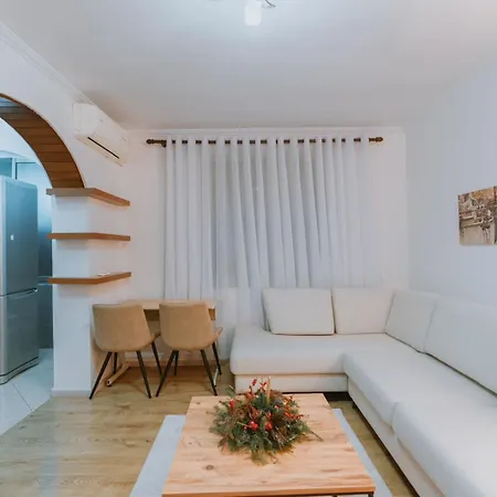 Cozy Center House