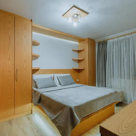 Cozy Center House Apartmán Tirana